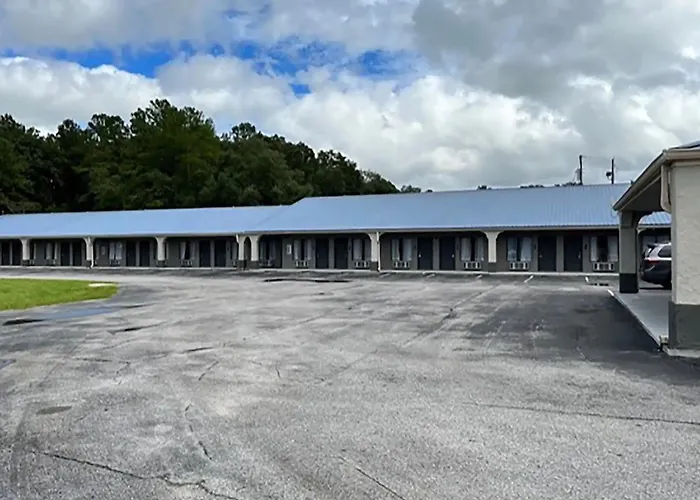 Days Inn By Wyndham Defuniak Springs